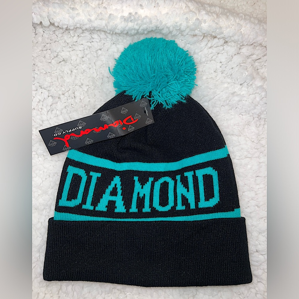 NWT Diamond Supply Co Beanie PomPom